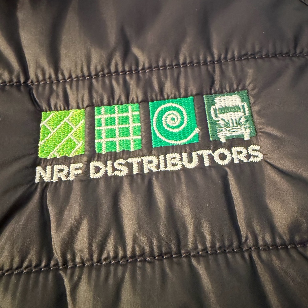 NWT Under Armour Black Quilted Men's Vest with business Logo size medium - Picture 4 of 7